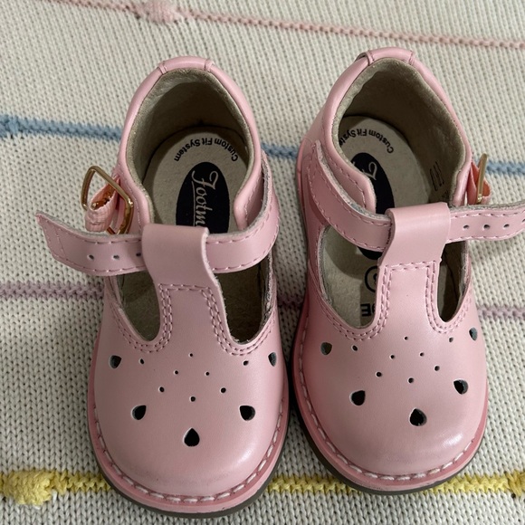 Baby girl Harper Footmates 3C - Picture 4 of 4